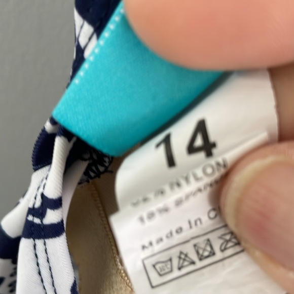 Septangle tankini with boy shorts. Size 14. - Picture 4 of 10